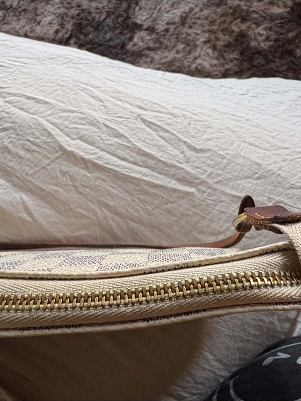 Louis Vuitton Damier Azur Pochette Accessoires - Picture 3 of 8